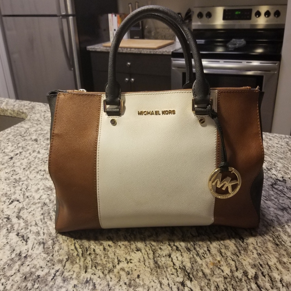 Michael Kors Purse - Picture 1 of 13